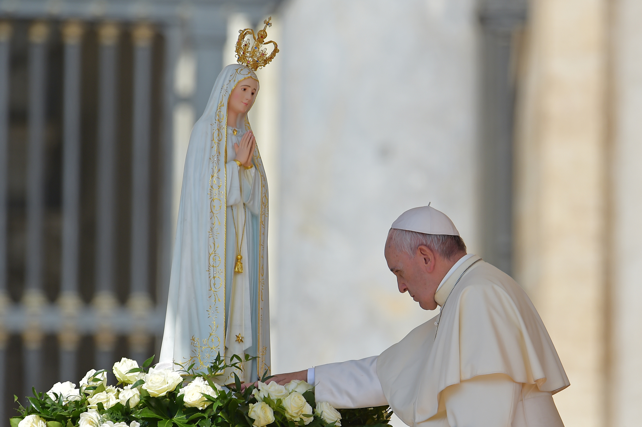 pape francois statue fatima
