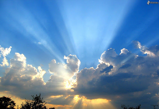 soleil rayons nuages