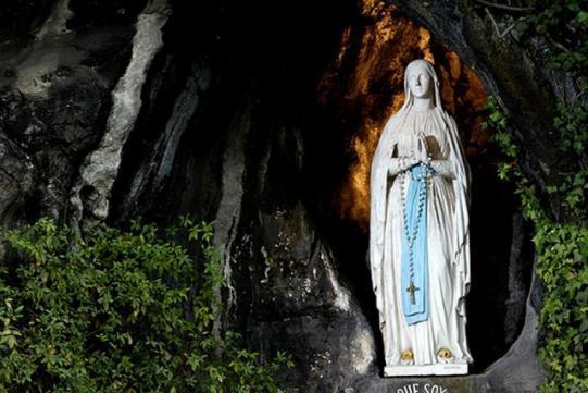statue notre dame de lourdes